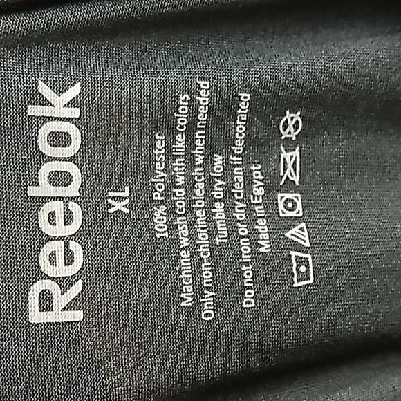 Reebok Men's silky top in size XL Black - Picture 3 of 3